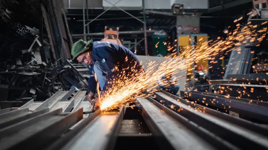 Quels sont les principaux avantages des solutions de tôlerie intégrées pour les fabricants d'équipement d'origine (OEM) ?